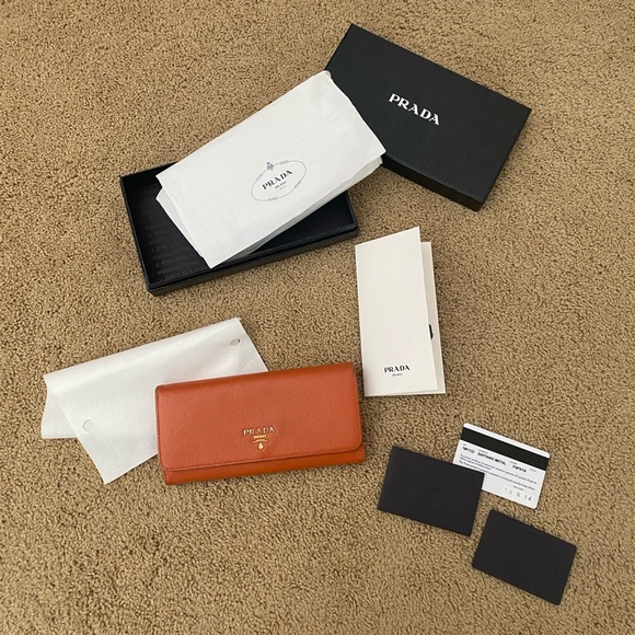 Prada Large Saffiano Leather Wallet - Picture 2 of 10